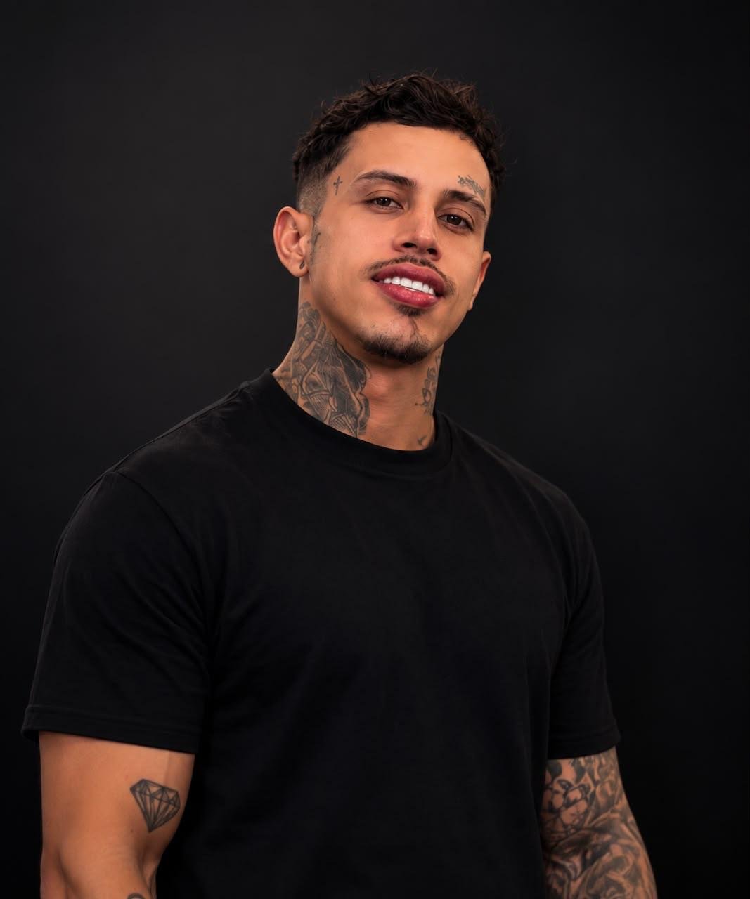 Vinicius, barbeiro da Barbearia Hype